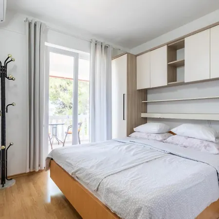 K&d Guest house Rab Town